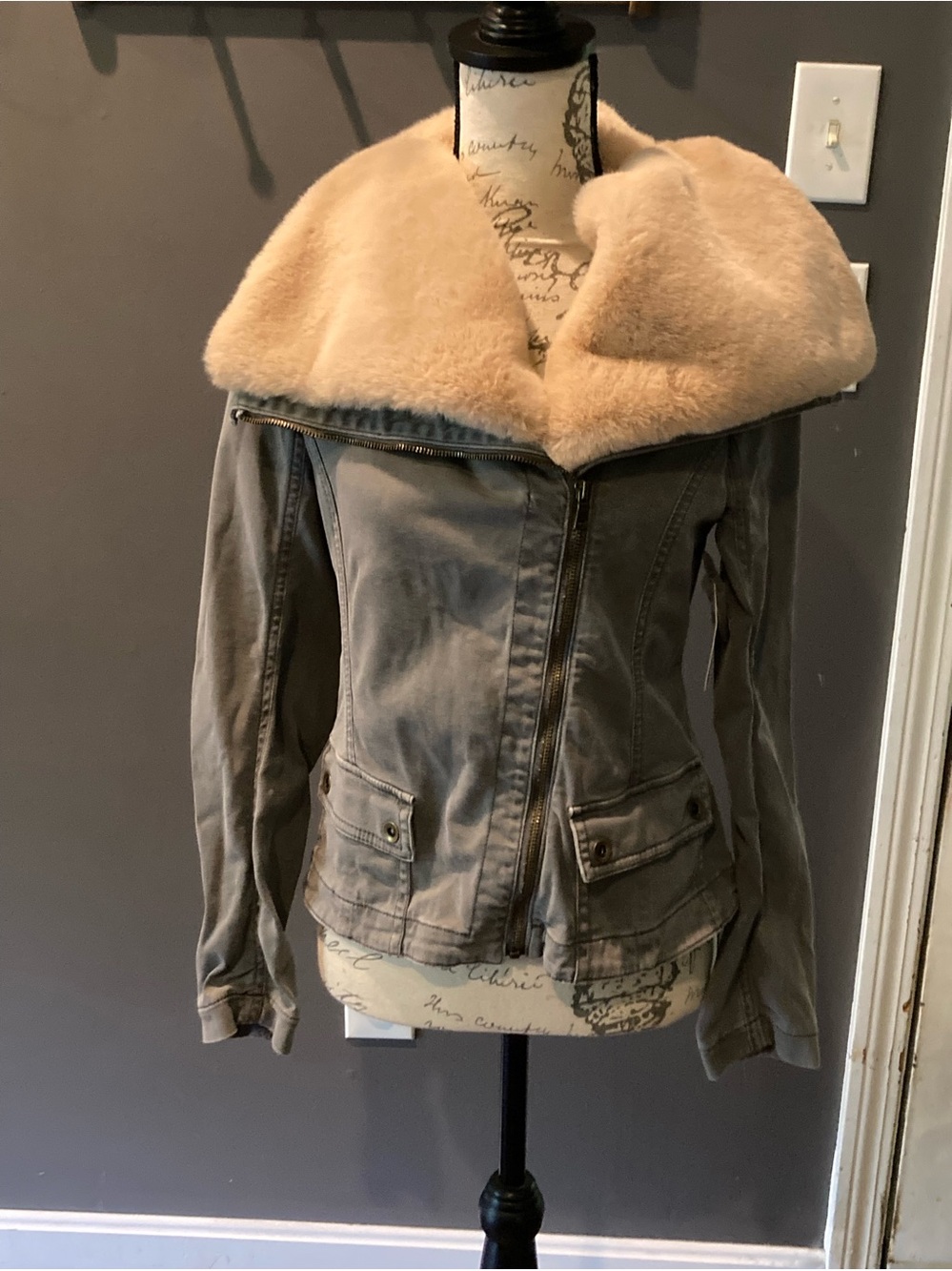 Anthropologie gray moto jacket NWT removable fur perfect for now weather  XXS